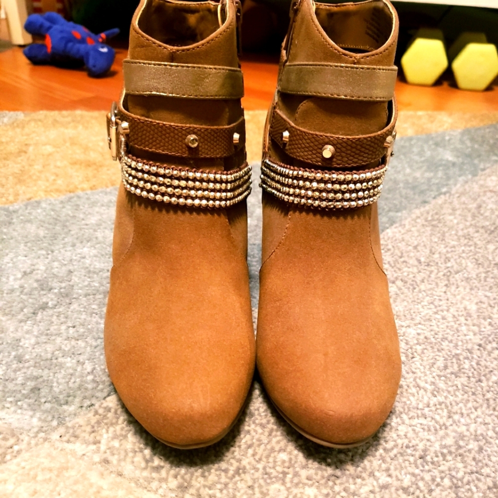 COPY - Tan/light brown heel booties